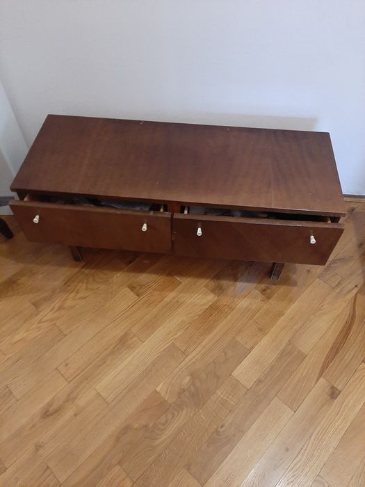 Продам  тумбочку
