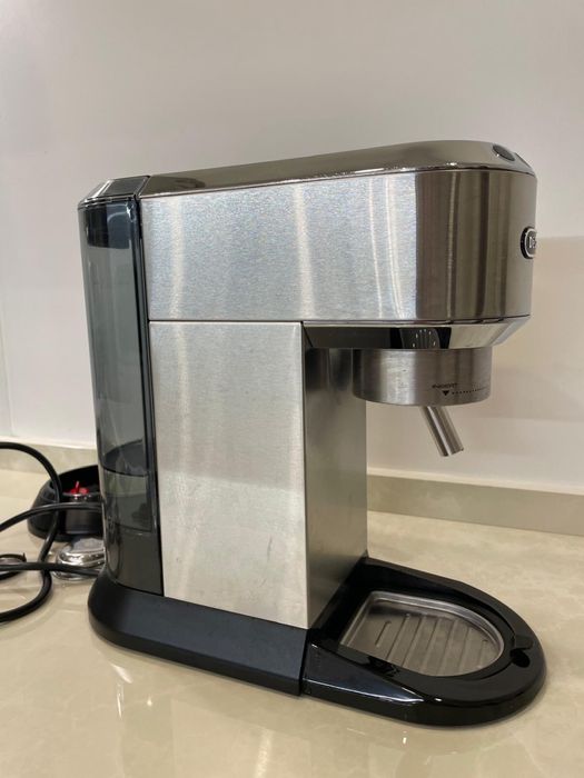 Maquina de cafe Delongui EC685