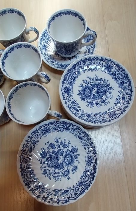 12 chávenas de chá inglesas Ridgway Ironstone