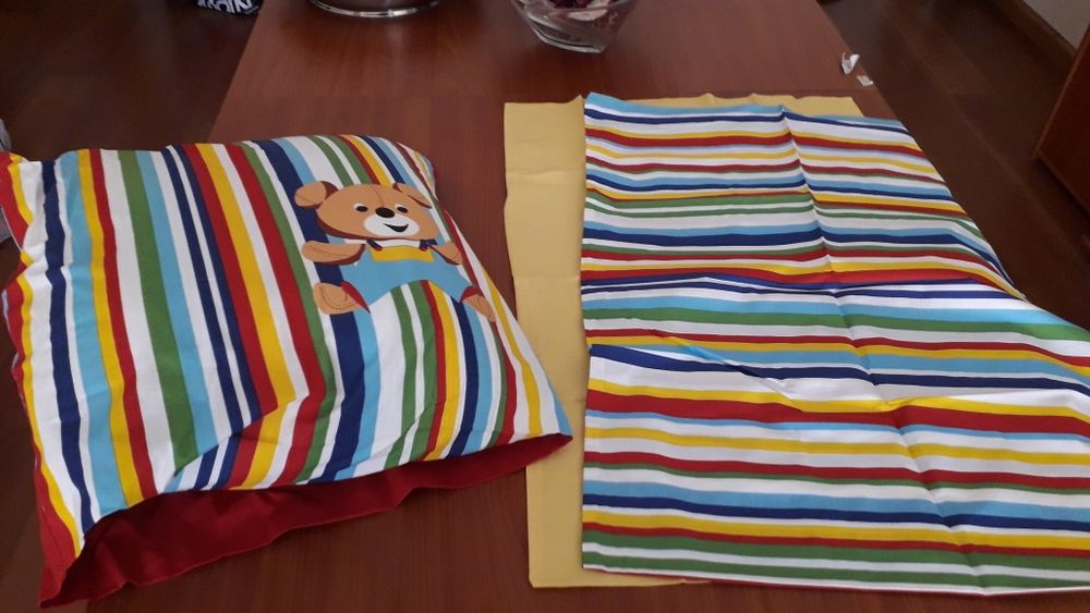 Conjunto novo de capa de edredão, lençóis, fronhas e almofada