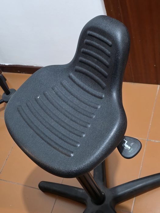 Banco Alto Ergonómico Ajustável – Ideal para Trabalho ou Balcão