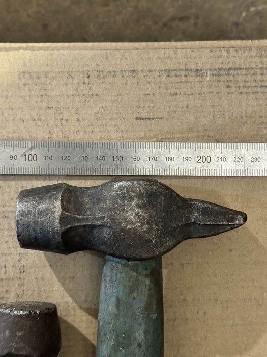 Ручний інструмент молоток