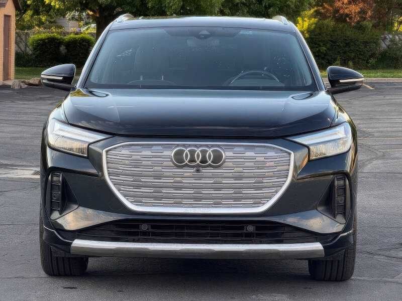 2022 Audi Q4 e-tron quattro Premium 50