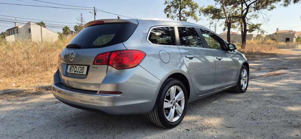 Opel Astra Sports Tourer 1.6CDTi NACIONAL de 2015