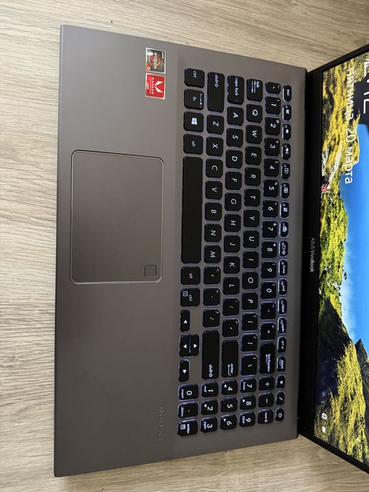 Ноутбук Ultrabook Asus VivoBook Ryzen 8 по 3.7Ghz 12GB SSD 256 RX Vega 8 FHD Подсветка клавиатуры