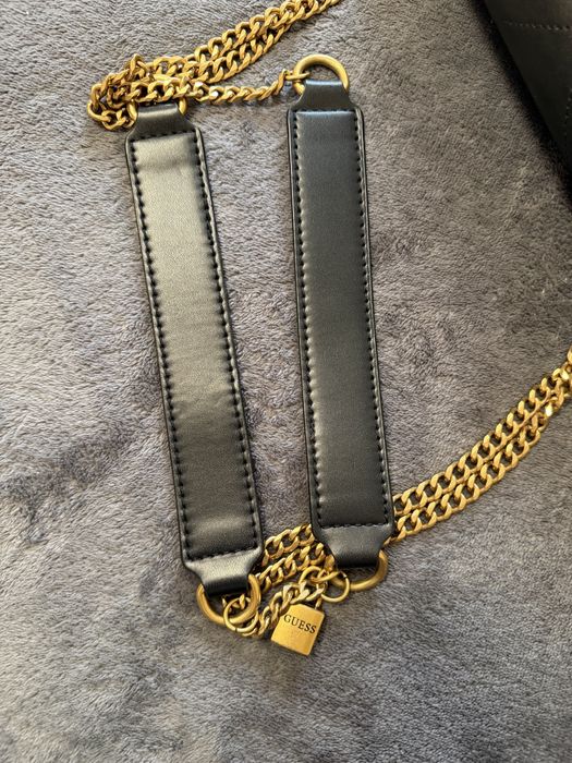 Сумка GUESS в ідеальному стані.