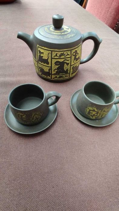 Conjunto de chá chinês completo em cerâmica tipo Yixing Zisha, proveniente de Yixing.