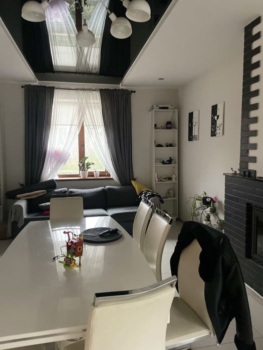 Продається будинок з власним озером!