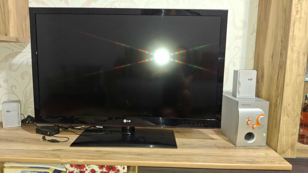 Телевізор LG 42LV370S