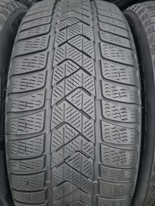 225/60R17 Pirelli Sottozero 3. 2023r.
