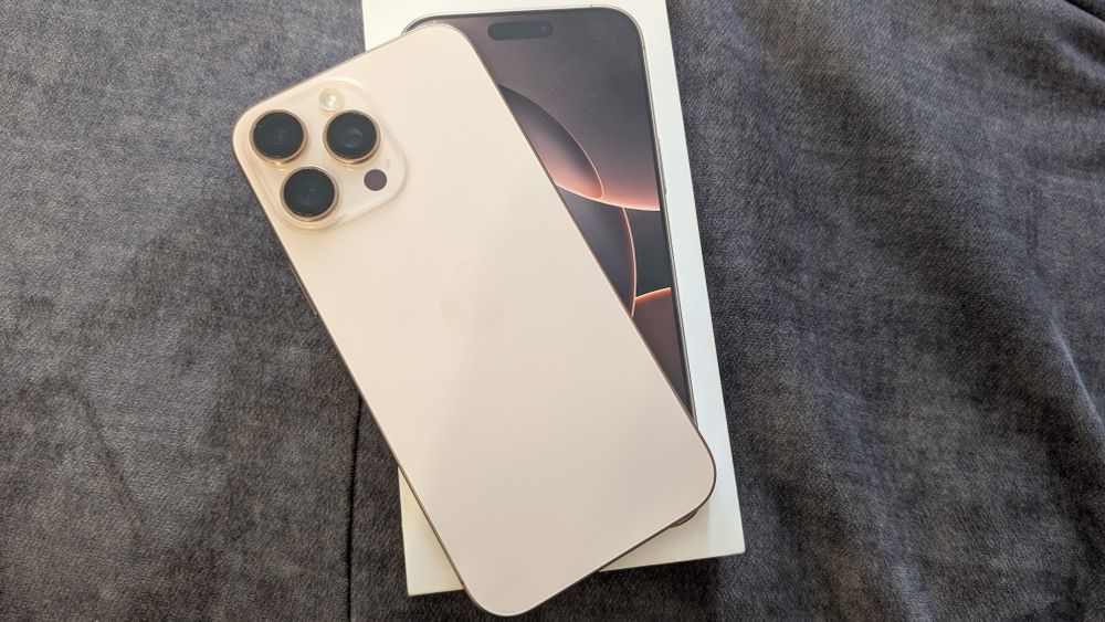 Смартфон Iphone 16 pro max 512gb titanium desert, ідеал