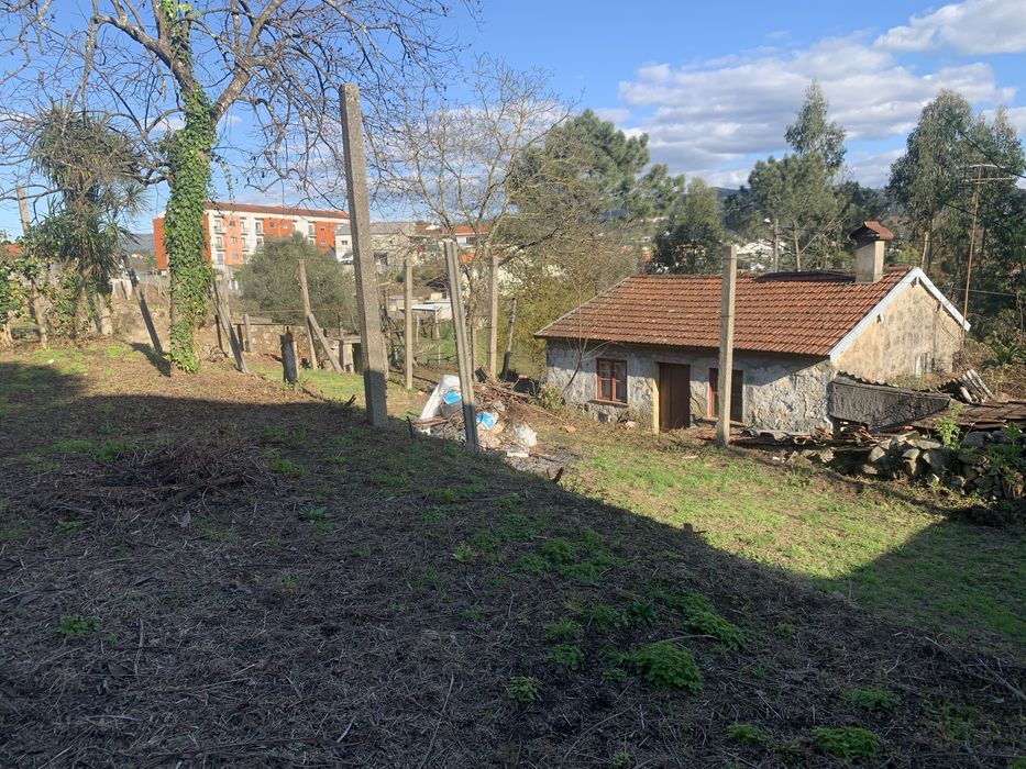 Terreno com casa 650m2