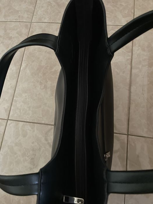 Чорна жіноча сумка