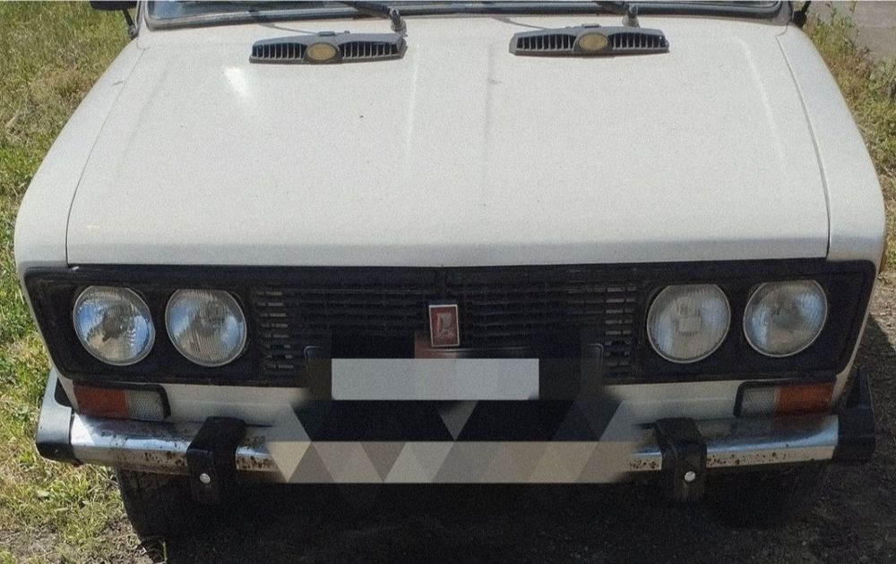 Автомобіль ВАЗ 2106
