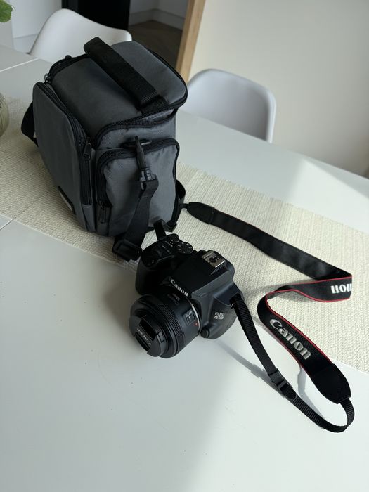 Canon EOS 250D + Canon EF 50mm