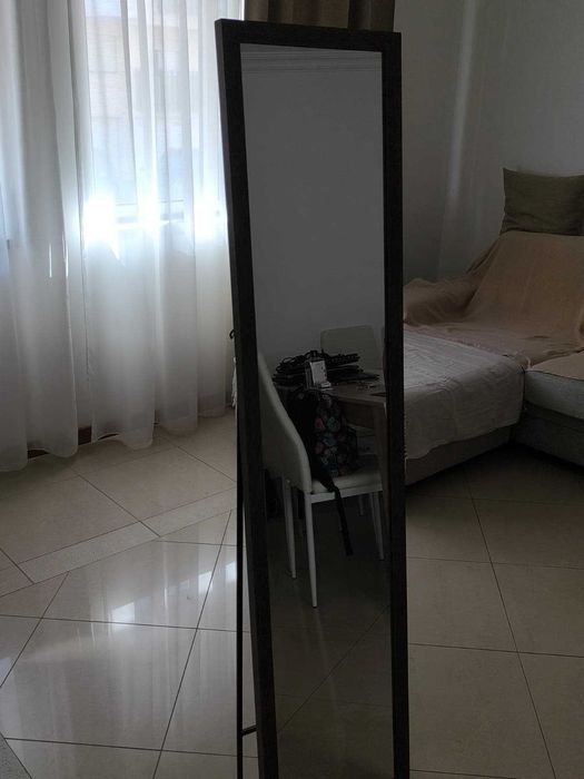 Espelho castanho com suporte 150cm