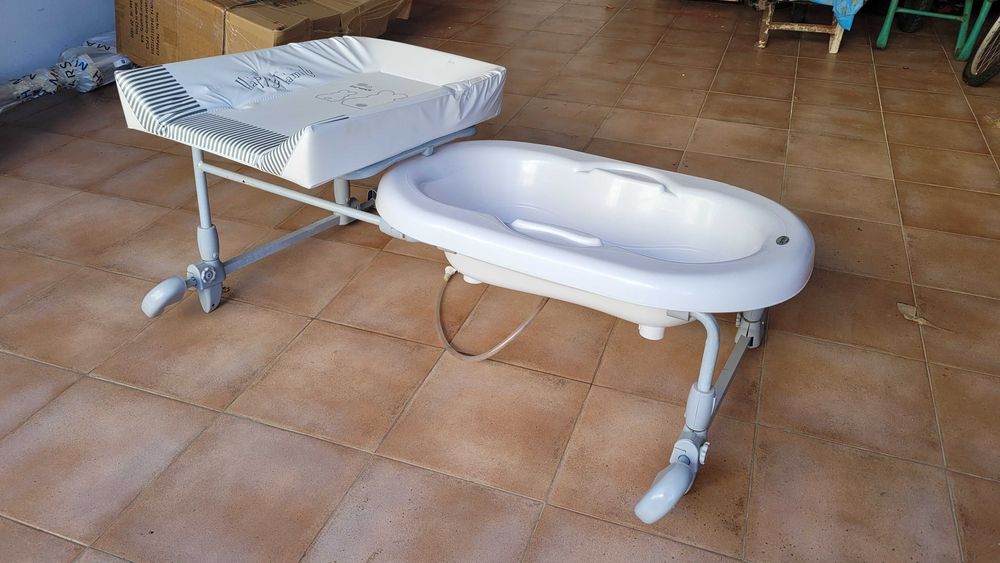 Banheira bebé com fraldário