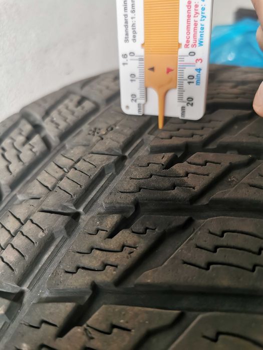 opony zimowe 235/55/R20 SUV XL nokian 4 sztuki