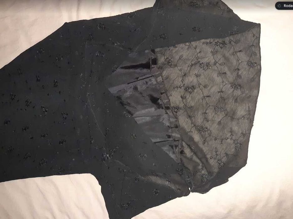 Vestido preto assimétrico