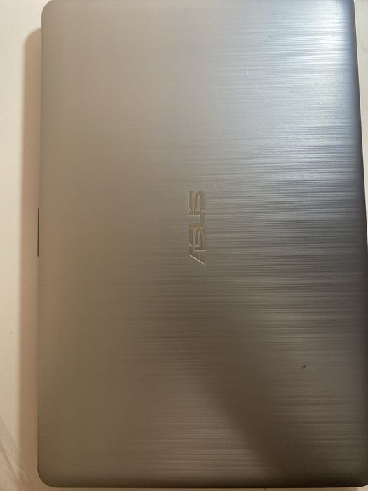Ноутбук у хорошому стані ASUS VivoBook