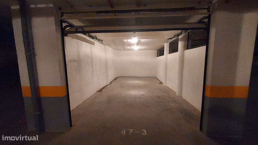 Garagem Fechada - Fátima