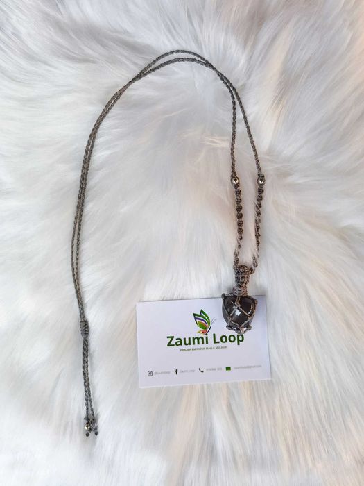 Colar com cristal Calcedónia macramé | NOVO