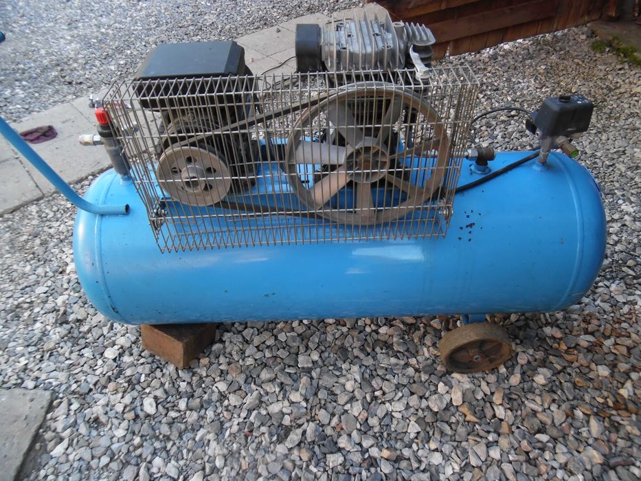 Kompresor dwutłokowy 230 V 100 litrów