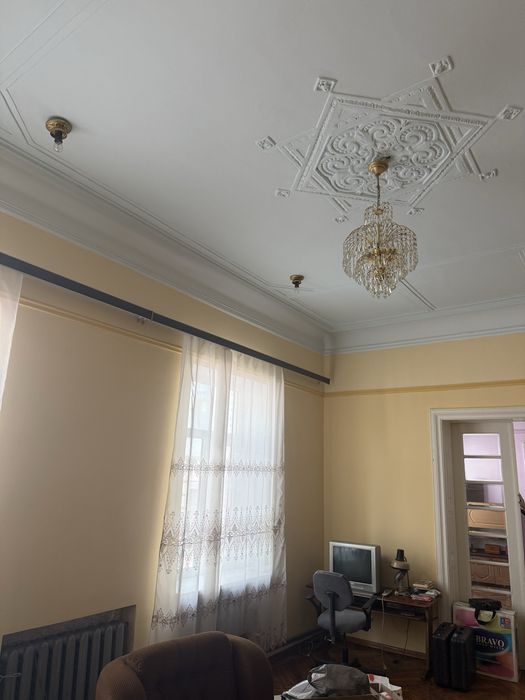 Продається 4кімнатна квартира в центрі вул. Головна