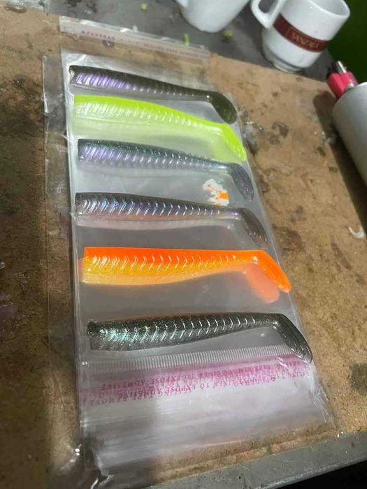 Vinil de 8.5 cms para pesca ao spinning ,variadas cores