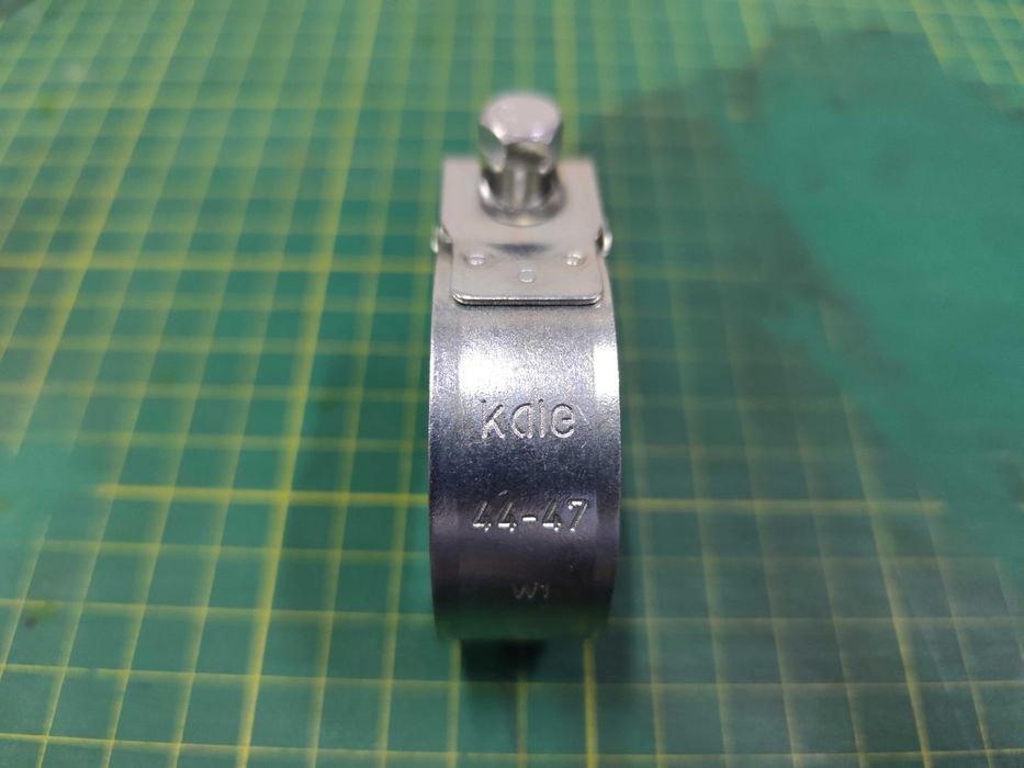 8 Abraçadeiras reforçadas   diâmetro 44 - 47 mm