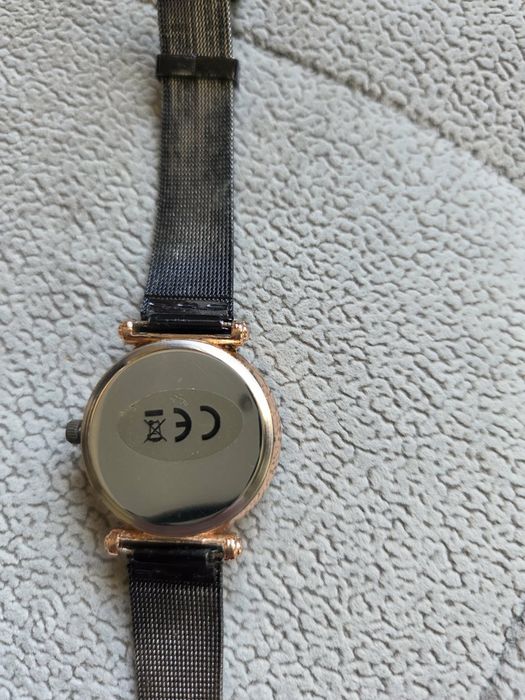 Elegancki zegarek damski czarny + rose gold minimalistyczny