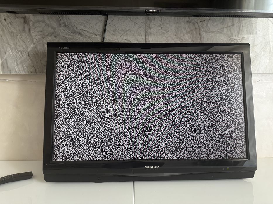 Телевізор Sharp Aqous 32”