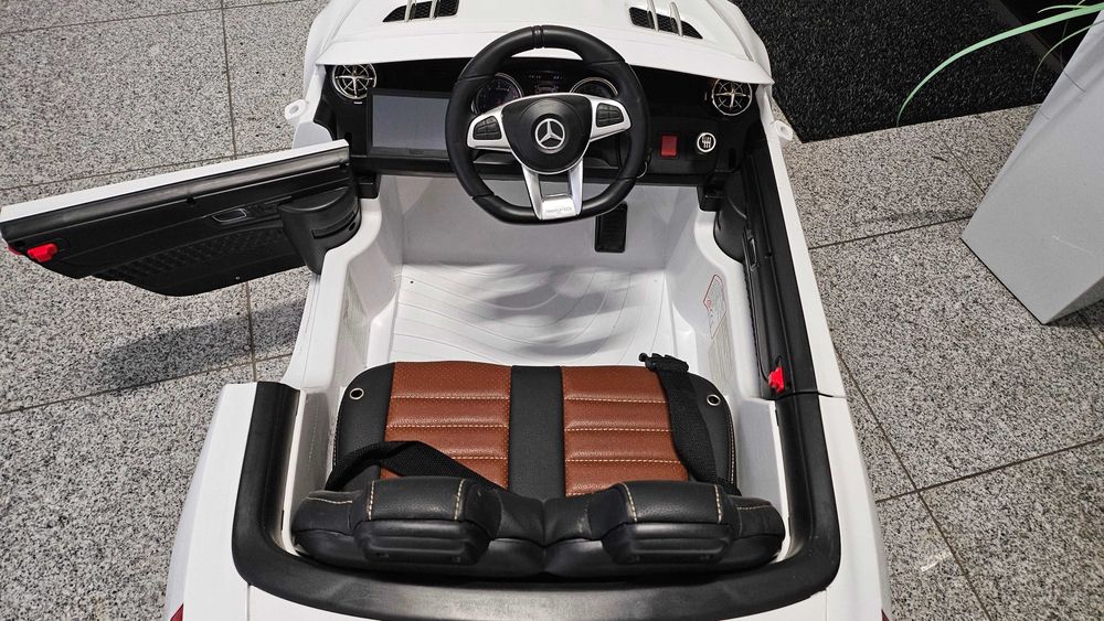 Autko na akumulator Mercedes- Benz Biały