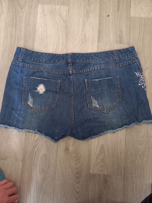 Джинсовые шорты в идеальном состоянии