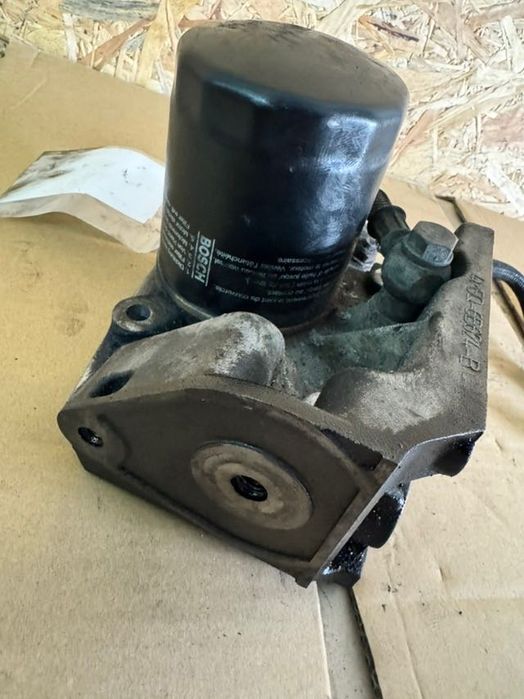 Корпус масляного фільтра Ford Connect 1.8 TDCi