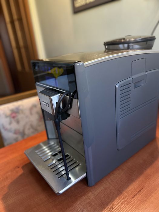 Ekspres Siemens EQ6 s700, stan bardzo dobry