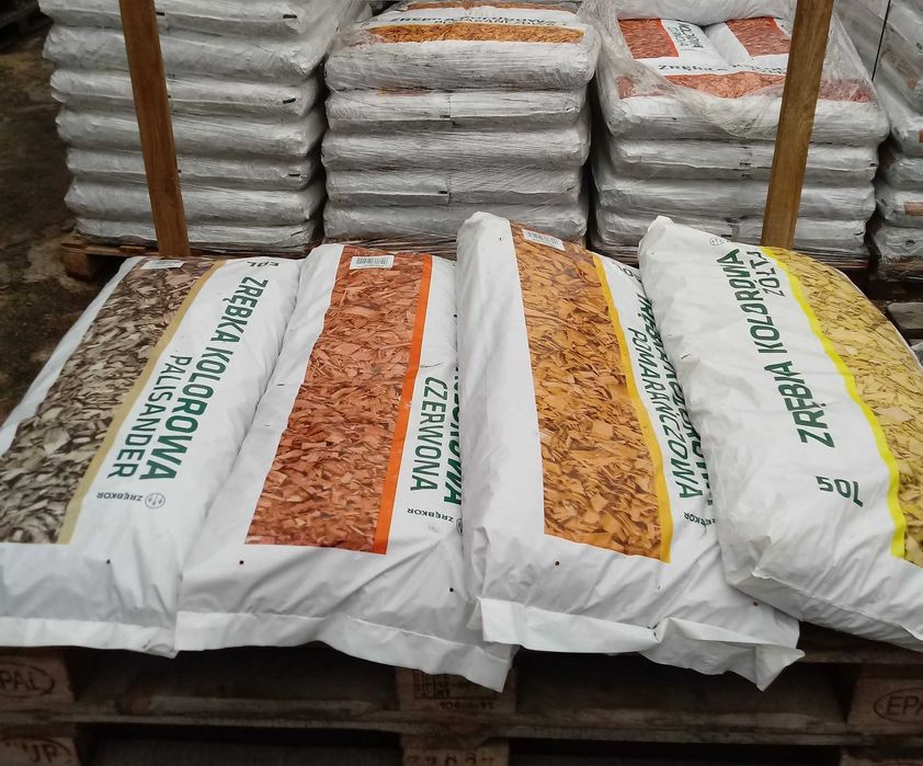 kora, zrębka, ziemia, torf, piach, żwir  kruszywo  trawa