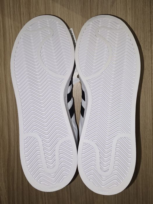 Adidas Superstar Originals 40 i 2/3 białe, damskie