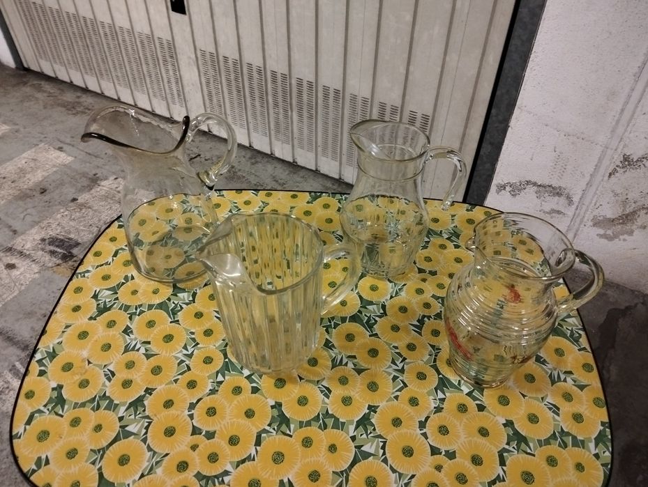 Jarros Antigos em Vidro