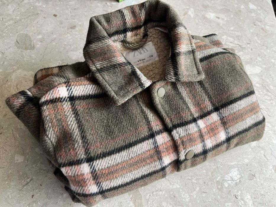 Дитяче пальто на шубці ZARA 4-5 110см