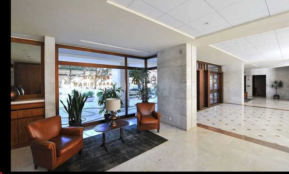 T4 NAS LARANJEIRAS - Condomínio Privado com garagem