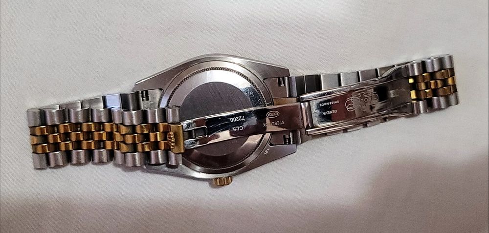 Швейцарские часы Rolex в белом цвете с золотом корпус из нерж.стали механизм quartz выпуск Swiss 80х годов марка времён ссср