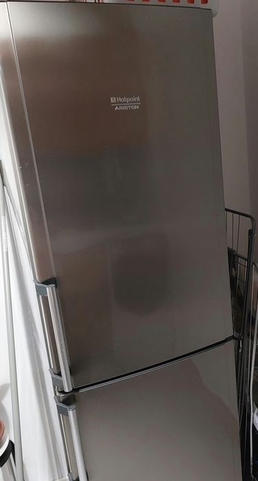Vendo Frigorífico Hotpoint Ariston (Combinado)
Frigorífico combinado H