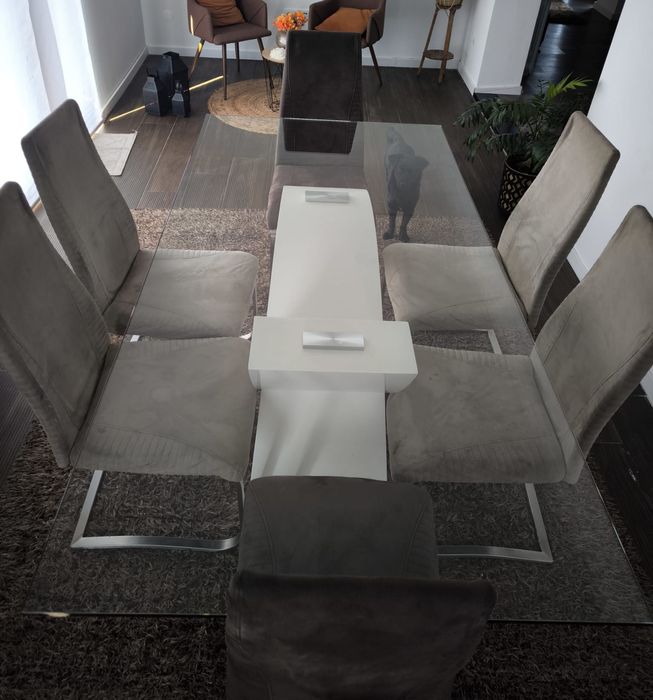 Mesa jantar design moderno com tampo de vidro