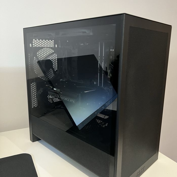 Pc Ryzen 5 5500x3d + 5060 gigabyte 8 gb