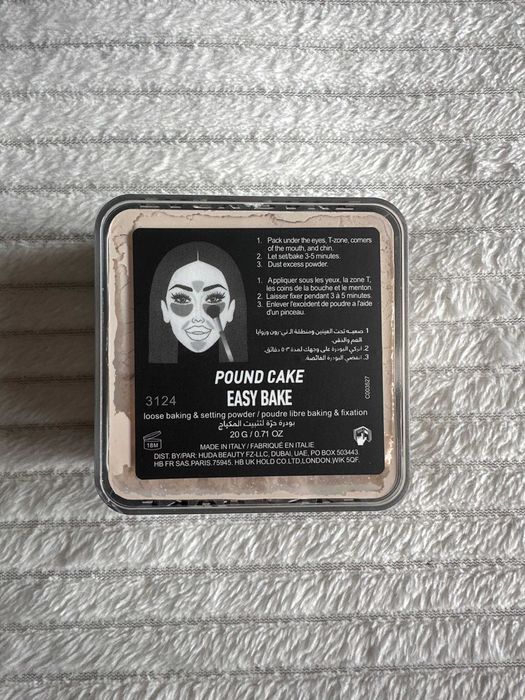 Puder Huda Beauty Pound Cake