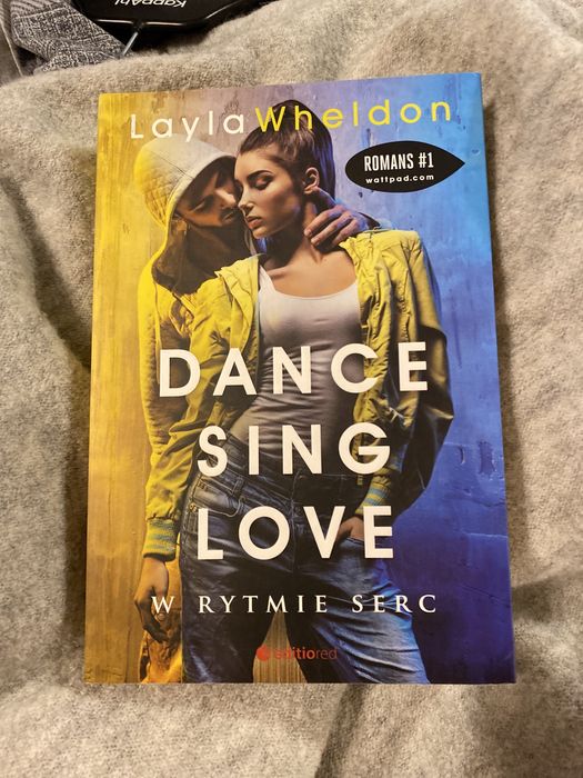 Książka „Dance, Love, Sing”