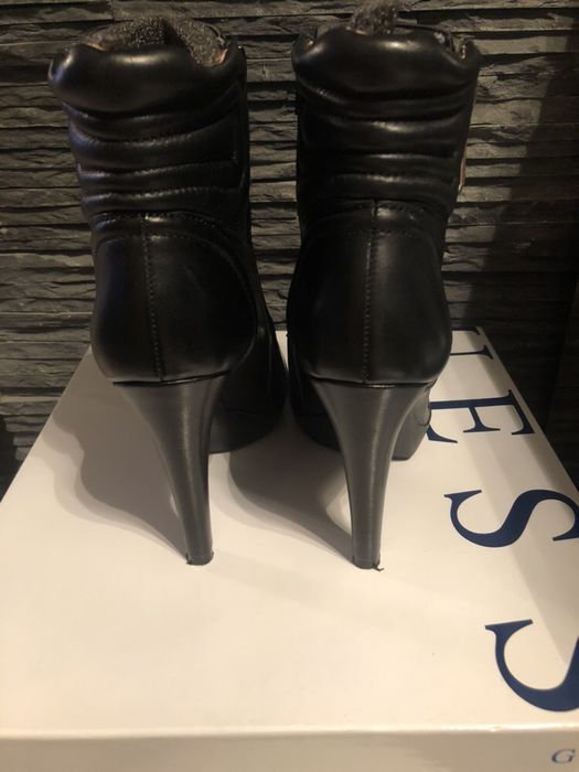 Botki GUESS rozmiar 37