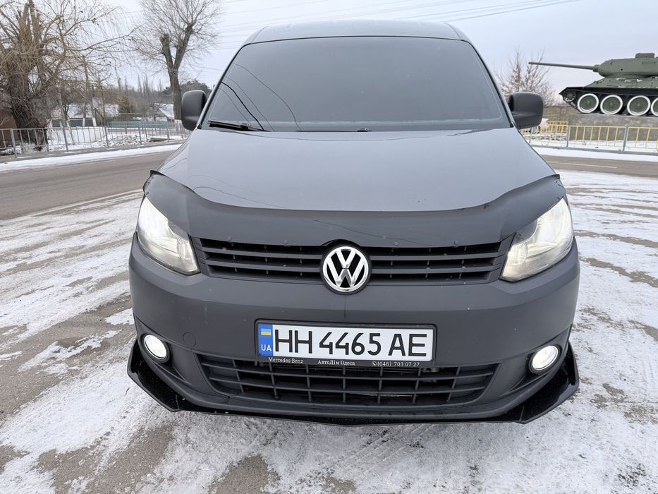 Volkswagen Caddy 2011 г 1.2TSI  заводской пассажир..
