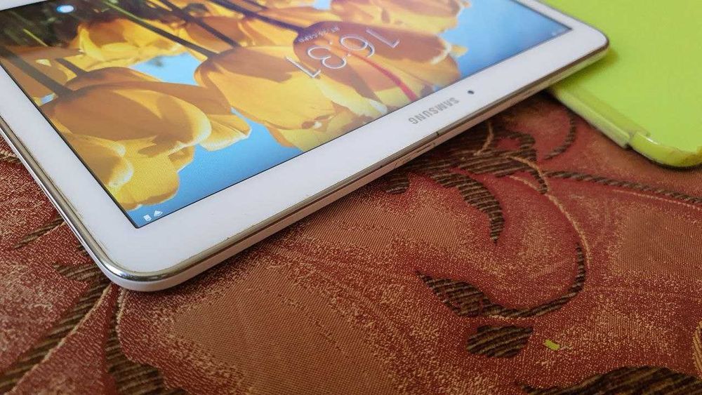 Samsung GalaxyTab 16Gb 10.1" Original+карта 64Gb